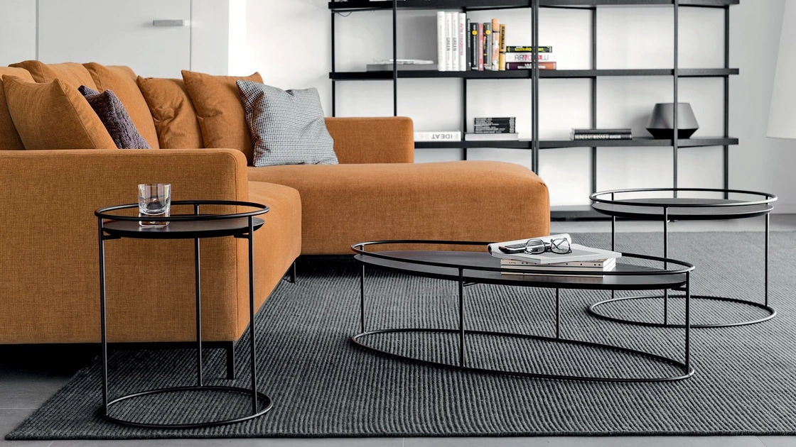 Tavolino Atollo in legno laccato Nero di Calligaris