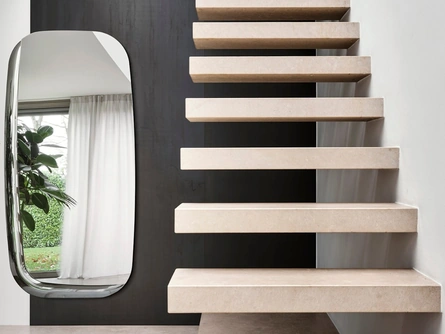 Specchio con cornice in vetro Colette di Calligaris