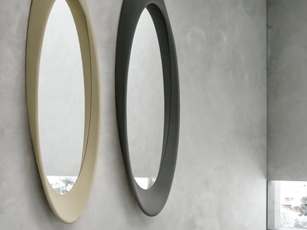 Specchiera Pleasure con cornice in poliuretano verniciato di Target Point