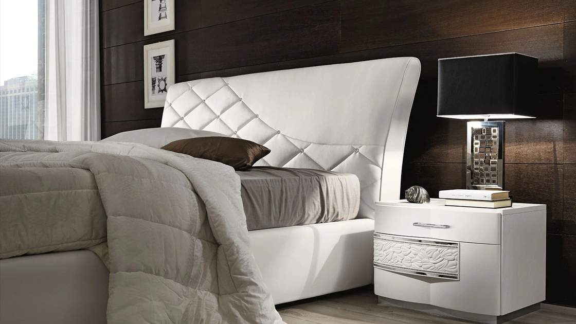 Comodino laccato bianco con decoro floreale Nolita Night di RTL Mobili