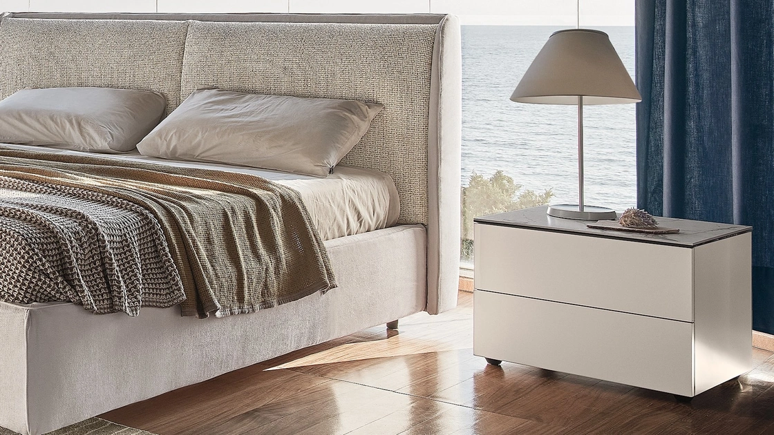 Comodino laccato opaco Universal di Calligaris