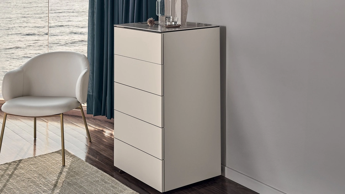 Settimanale Universal laccato opaco di Calligaris