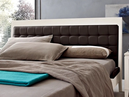 Letto Lino con testiera in pelle di Le Fablier