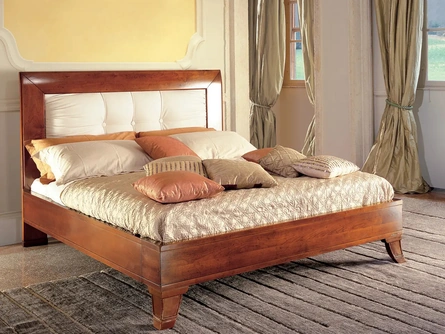 Letto classico in legno con testiera in ecopelle Oleandro Le Fablier