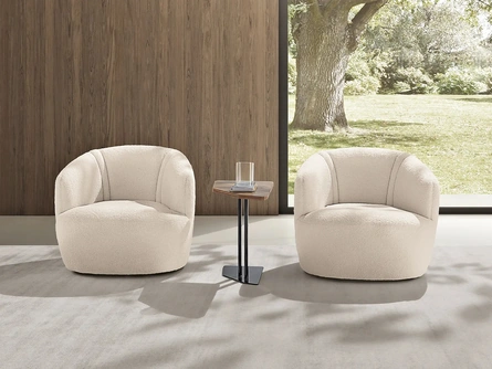 Poltroncina in tessuto bianco effetto orsetto Ember di Max Divani