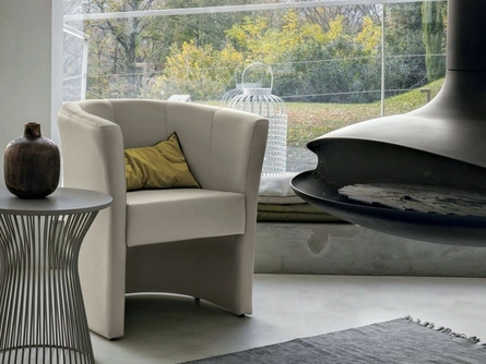 Poltroncina rivestita in ecopelle Linda di Tomasella