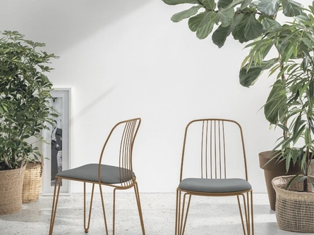Sedia Granada in metallo bronzo con seduta imbottita di Target Point