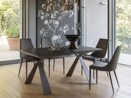 Tavolo allungabile Delta con top in nobilitato Rovere nero e struttura in metallo di Altacom