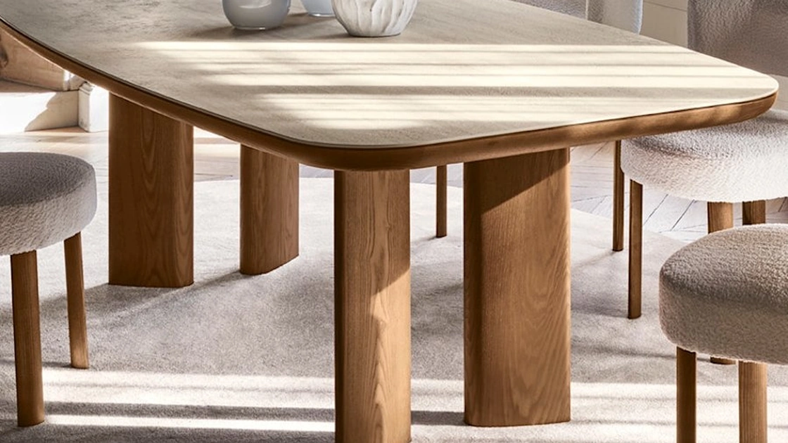 Tavolo Sandy in ceramica e legno di Calligaris