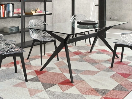 Tavolo con piano in vetro e struttura in legno massello Tokyo di Calligaris