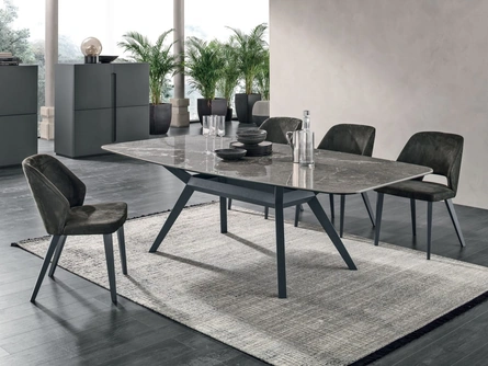 Tavolo Avalon con piano in gres e base in laccato poro aperto antracite di Tomasella
