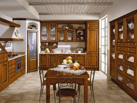 Cucina Classica Etrusca angolare in legno e vetro decorato di Aran