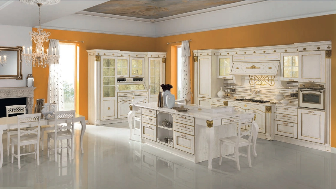 Cucina Classica con isola Imperial Elegance in Frassino Bianco canapa decapato e foglia oro di Aran