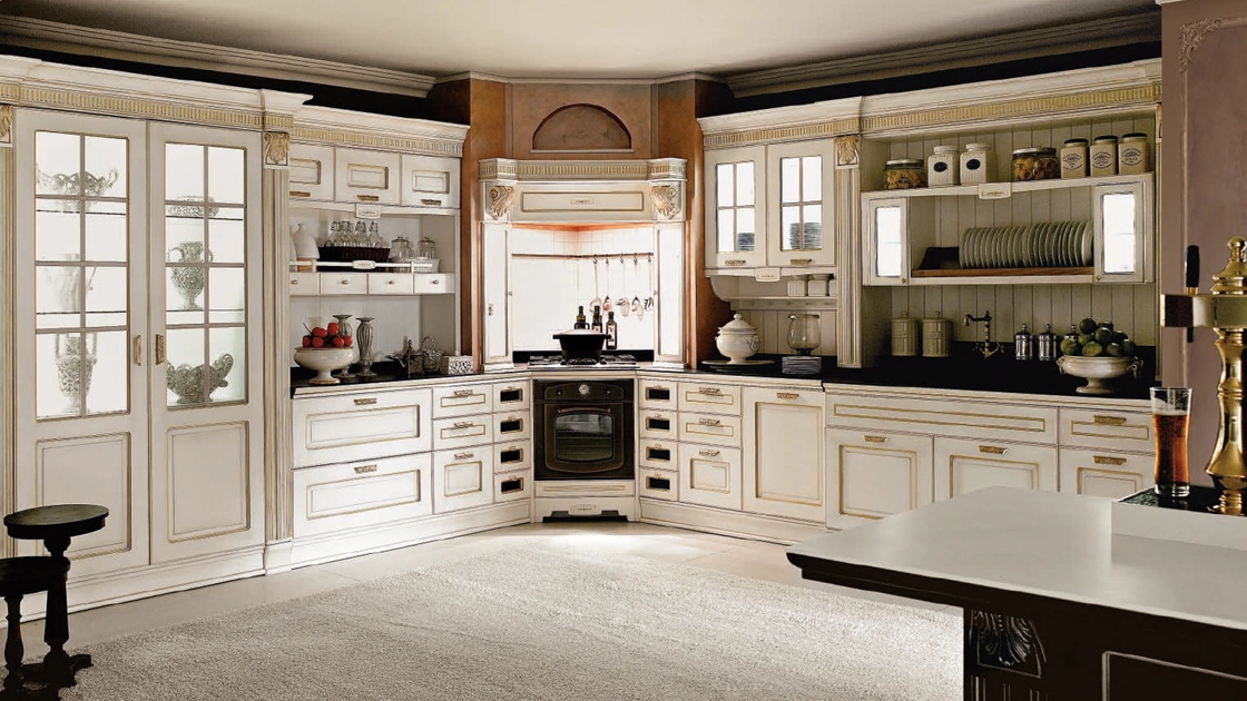Cucina Classica Imperial Emotion angolare in patinato Bianco Canapa con decorazione oro di Aran