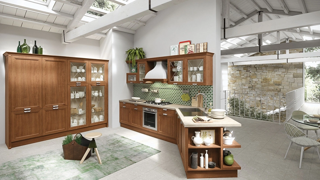 Cucina Classica con penisola Magistra in Frassino tinto Rovere anticato e vetro di Aran