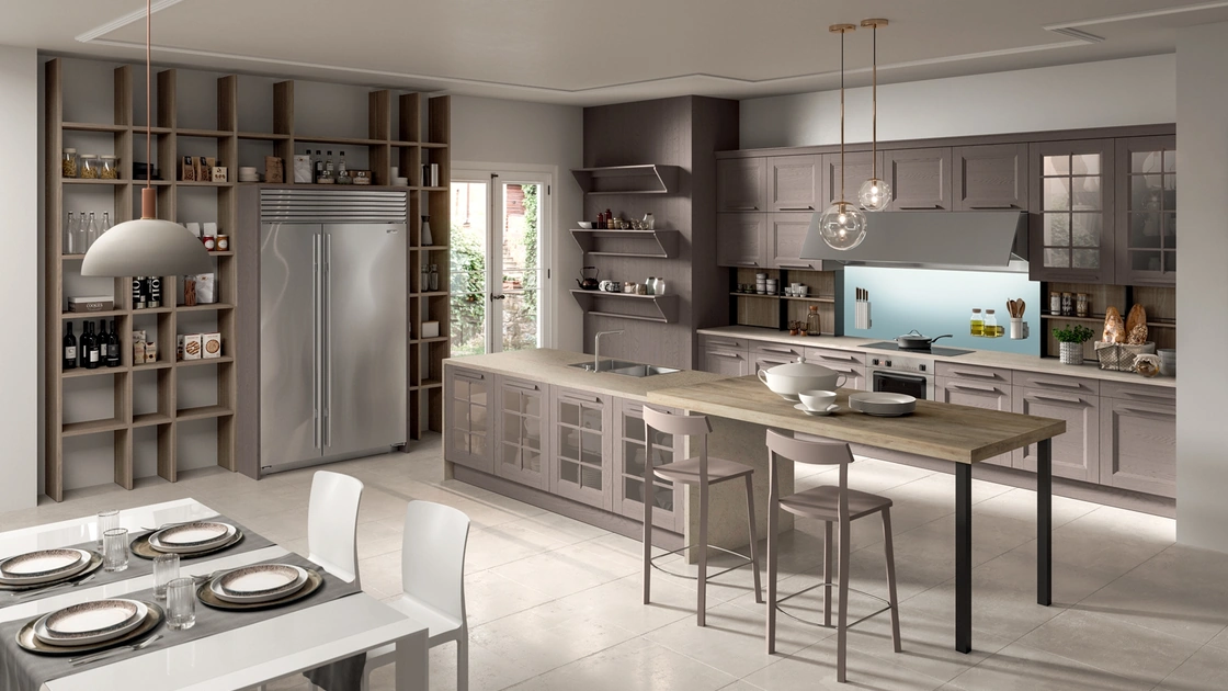 Cucina Classica con isola e penisola Ylenia in legno laccato Visone e top in travertino di Aran