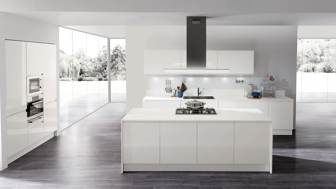 Cucina Design con isola Masca in laccato Bianco Lucido di Aran