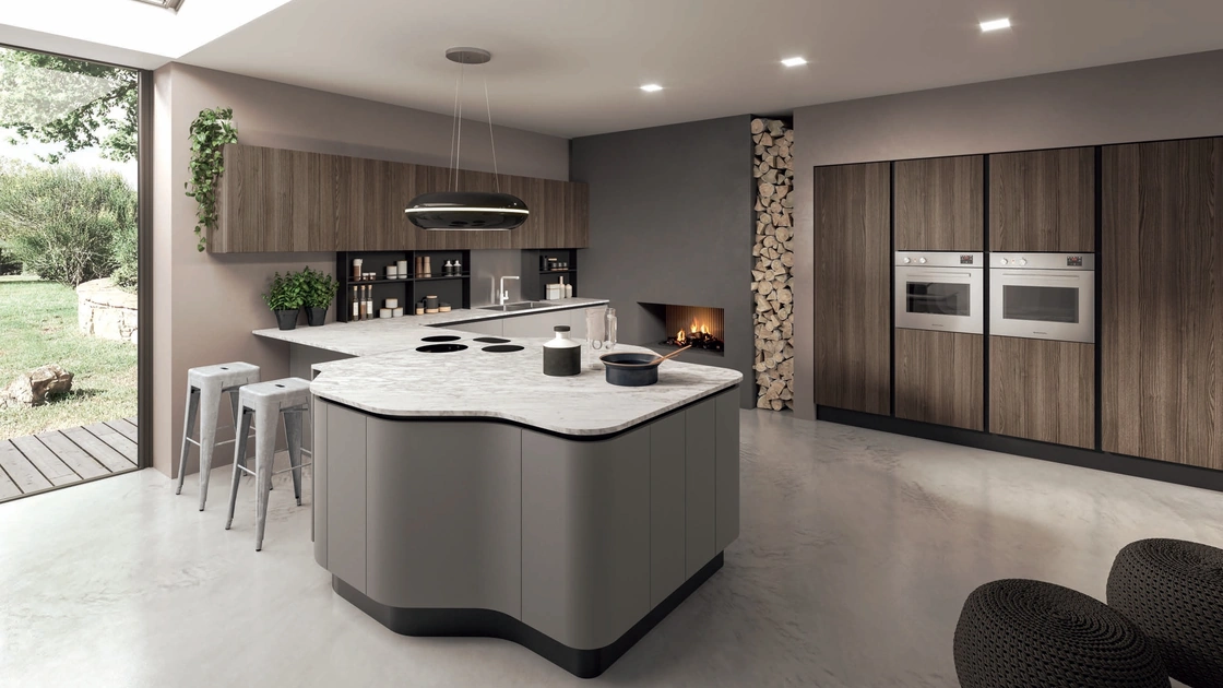 Cucina Design con penisola Penelope in HPL Grigio e HPL Noce con top in marmo di Carrara spazzolat