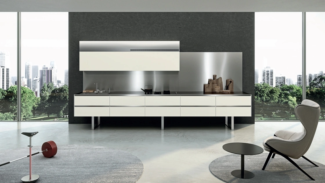 Cucina Design lineare Sipario in Fenix Bianco Kos e Acciaio inox di Aran