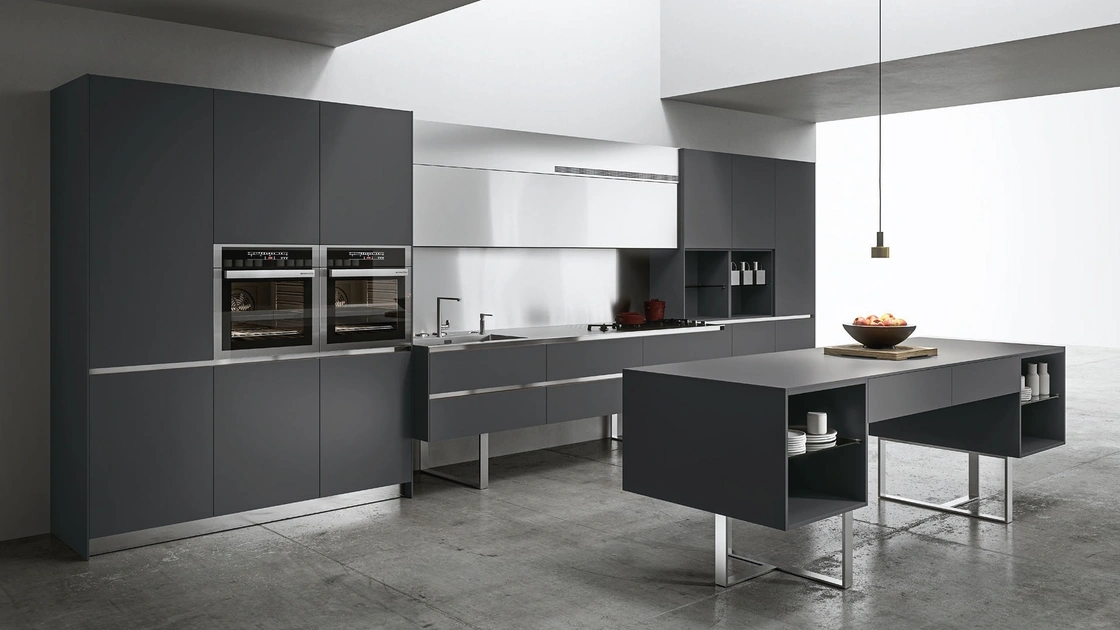 Cucina Design con isola Sipario in Fenix Grigio Bromo di Aran