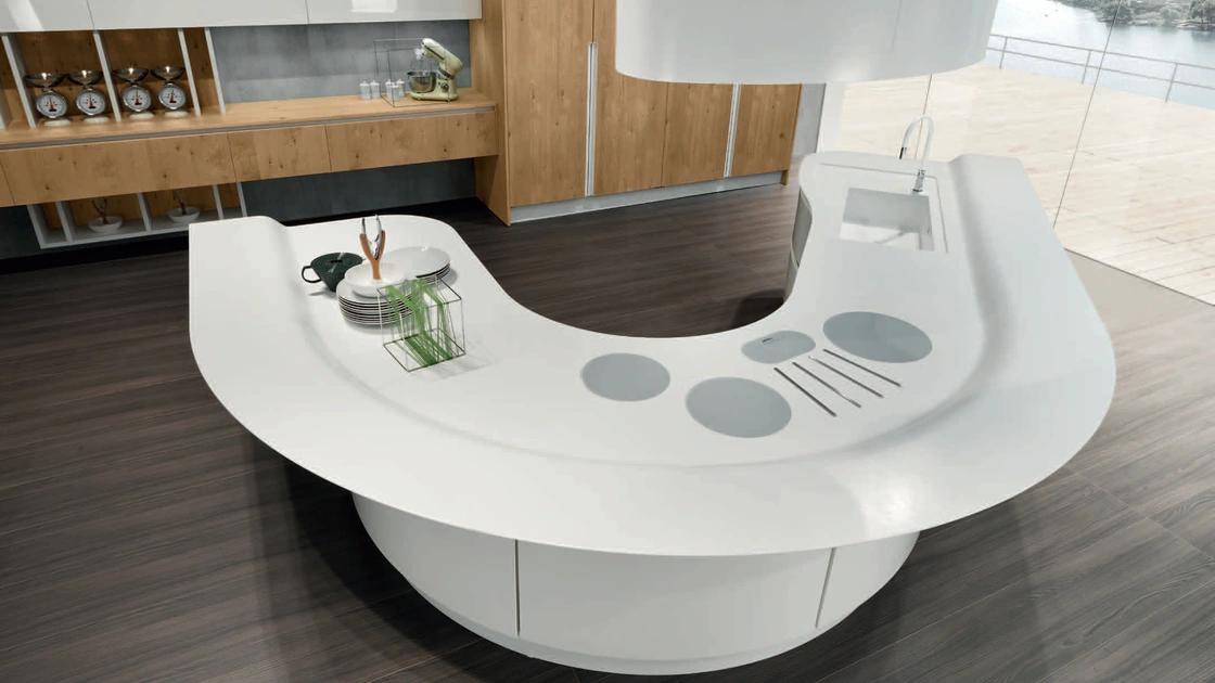 Cucina Design a isola semicircolare Volare in laccato Bianco lucido e Rovere nodato di Aran