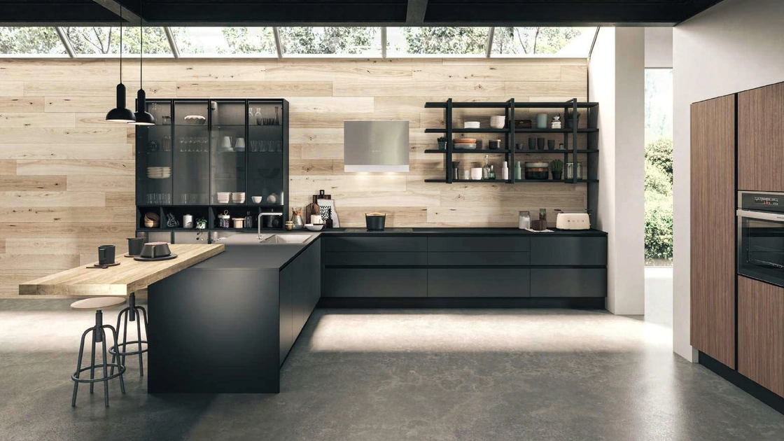 Cucina Moderna con penisola in vetro Grigio fumé con mensole laccate opaco Nero di Aran